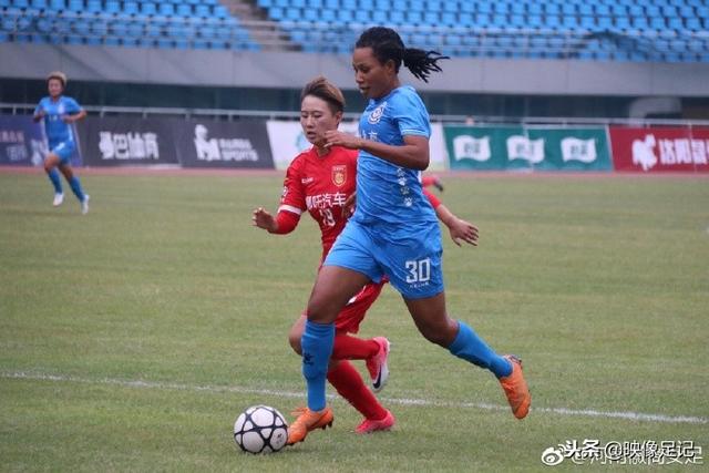 韩旭26+10中国女篮胜日本 时隔12年再夺亚洲杯